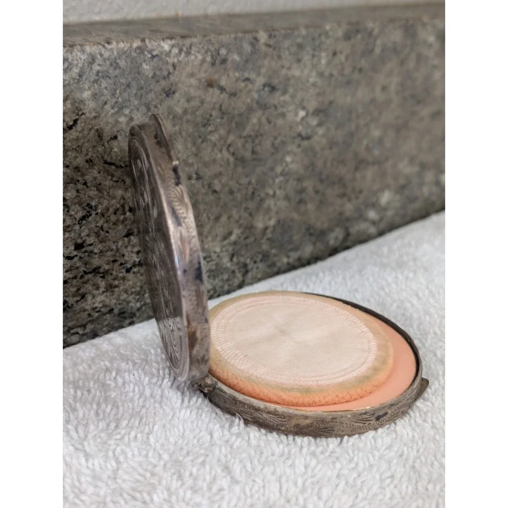 Vintage Engraved Silver Metal Compact Mirror With Pressed Powder Ornate Floral - Picture 6 of 16